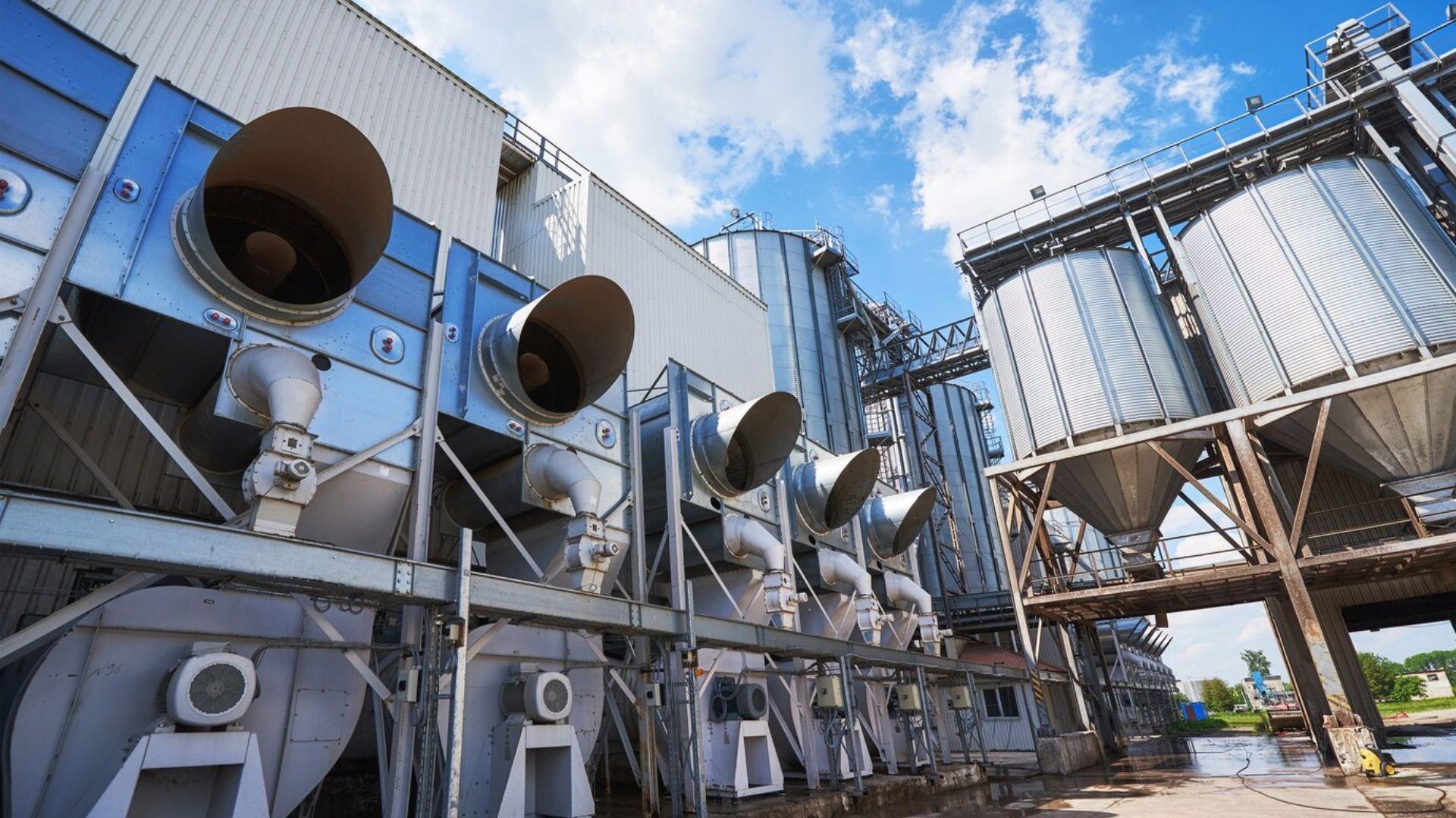 What Are the Benefits of Renting a 300kW Generator Instead of Buying?